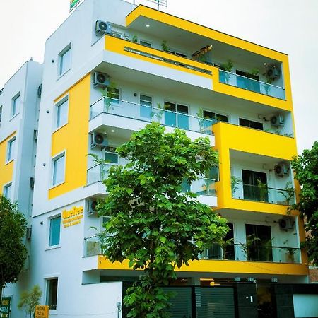 Lime Tree Luxury Studio - Service Apartment Near Artemis Hospital ,Gurgaon Exterior photo