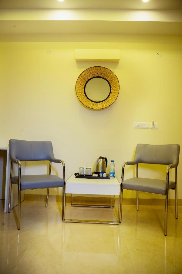 Lime Tree Luxury Studio - Service Apartment Near Artemis Hospital ,Gurgaon Exterior photo